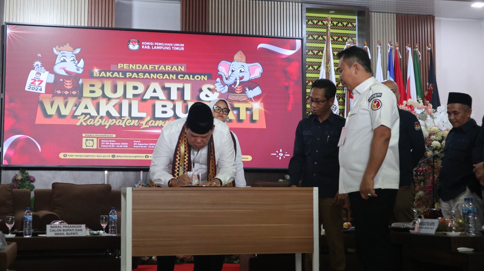 Bawaslu Lampung Timur Awasi Langsung Pendaftaran Bakal Calon Bupati dan Wakil Bupati Lampung Timur: Patikan Semua Sudah Sesuai  Aturan