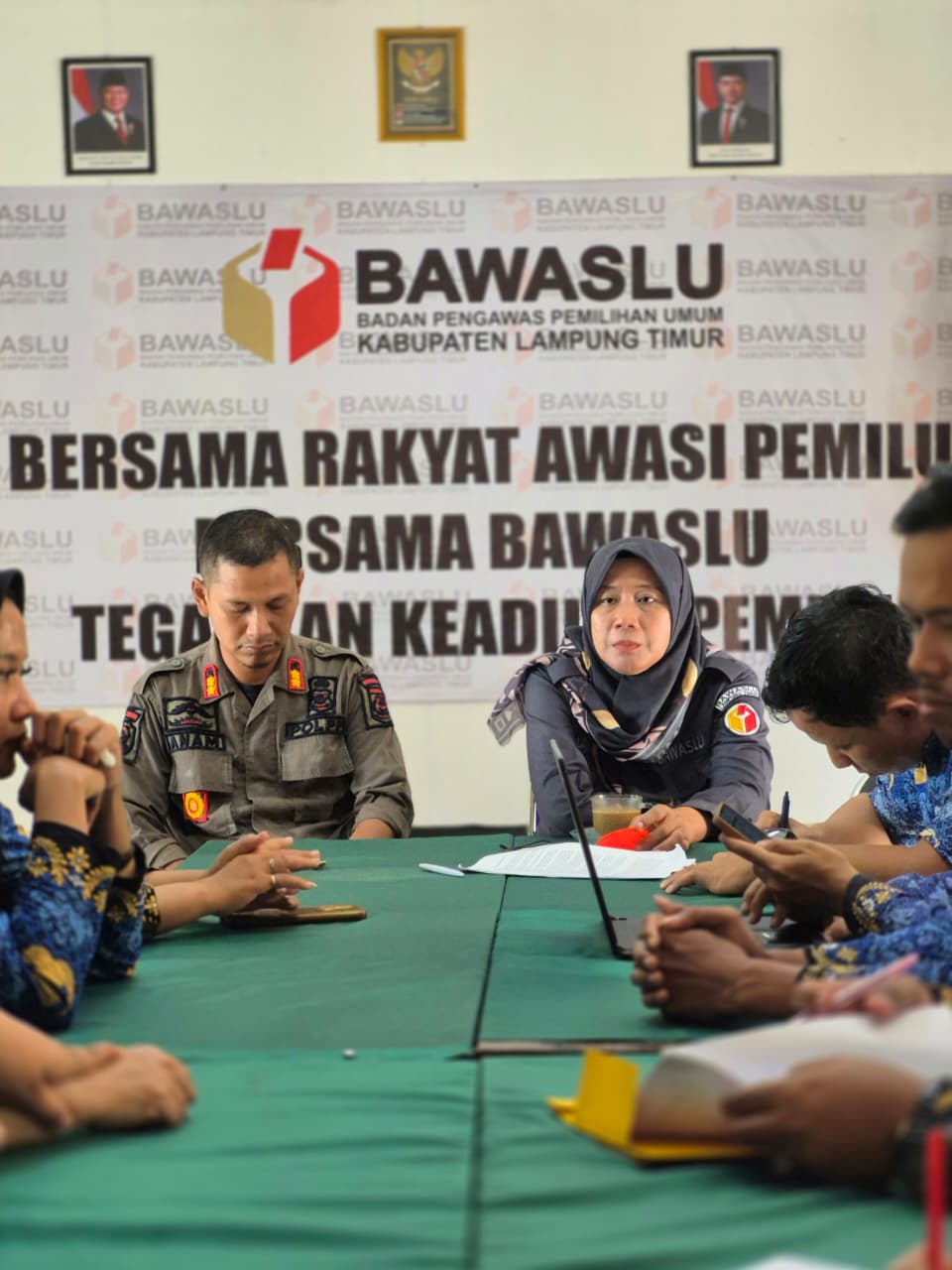 rapat bersama ketua