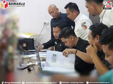 Pemeriksaan berkas bakal calon bupati dan wakil bupati